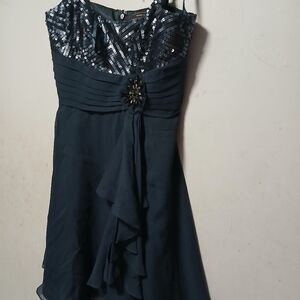 BCBG Maxazria Brand Elegant Black  Sequin Dress. Great Party Dress! Size 8